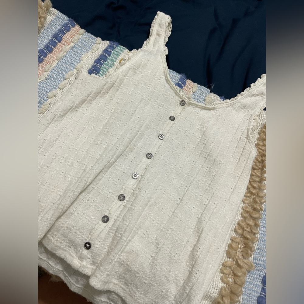 American eagle tank top. Only worn a couple times